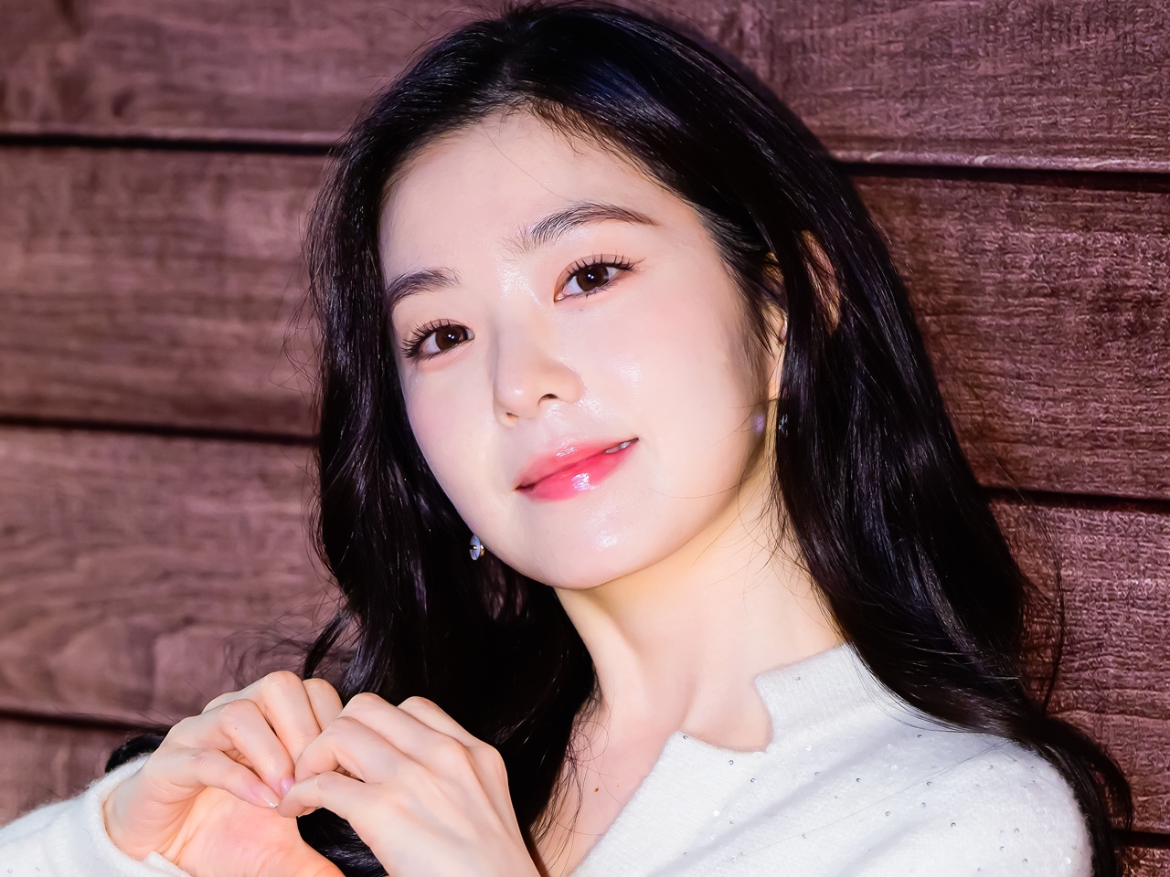 「年齢不詳…」Red Velvet・アイリーン、ランジェリー風衣装で魅せる“大人の色香”にうっとり【PHOTO】