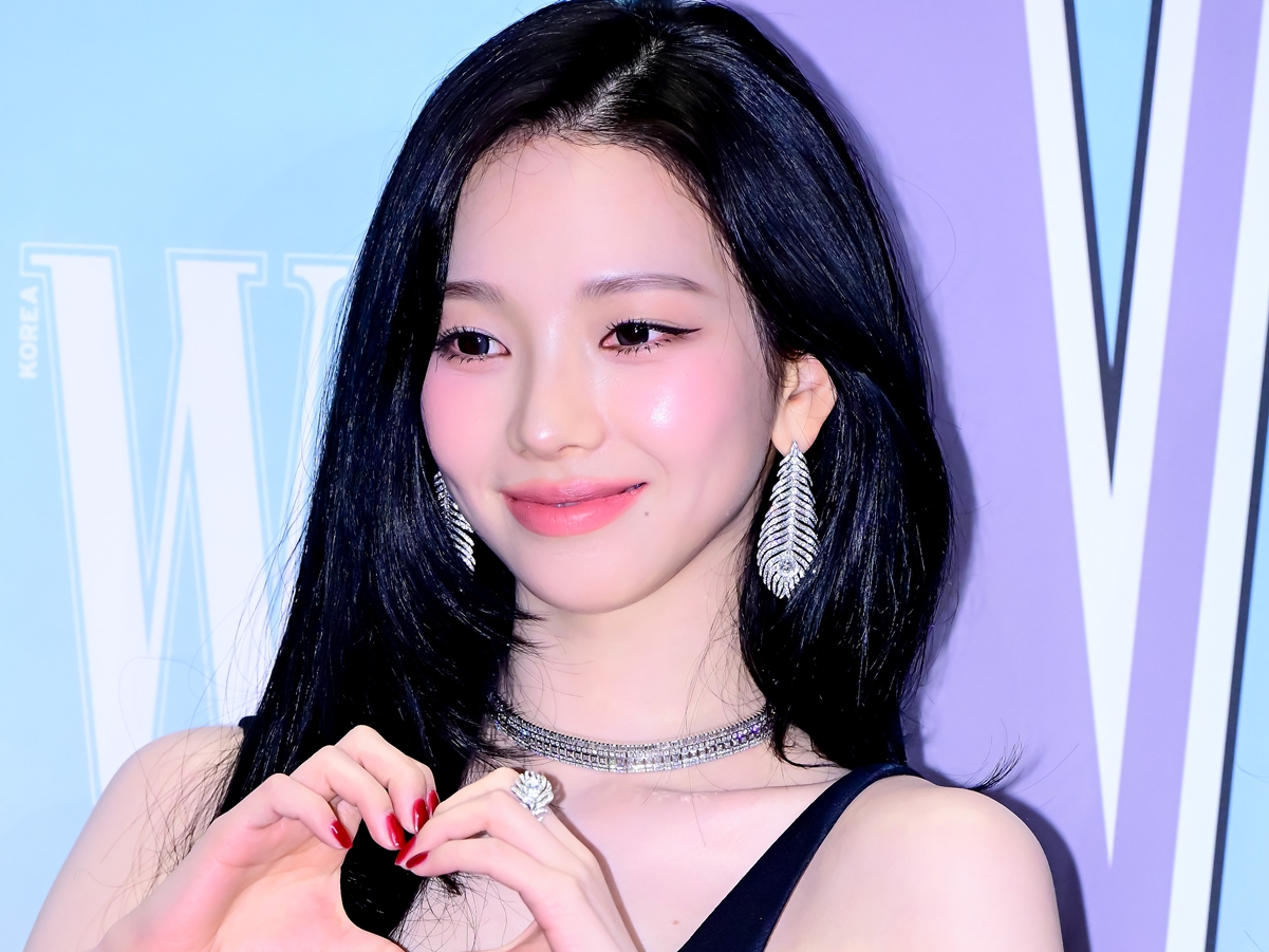 紅白出場も決定！aespa・カリナ、夜の街で見せたビジュアル無双SHOTに反響「神ってる」【PHOTO】