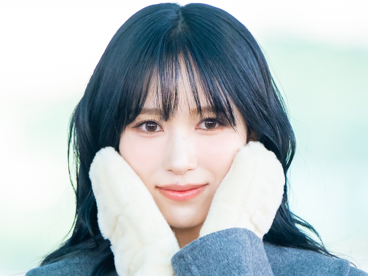 TWICE・ミナ、“ぱっつん前髪”で可愛さ限界突破！あふれる透明感に「リアル天使」「黒髪最強…」の声【PHOTO】