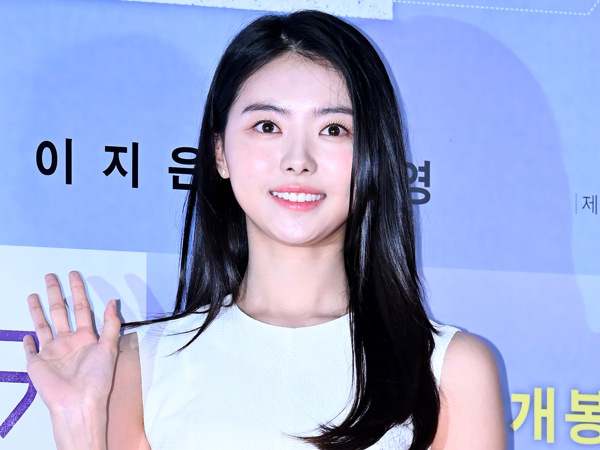 “伝説的ガールズグループ”I.O.I再結成に現実味？女優に転身したリーダー、所属事務所と契約終了でFAに