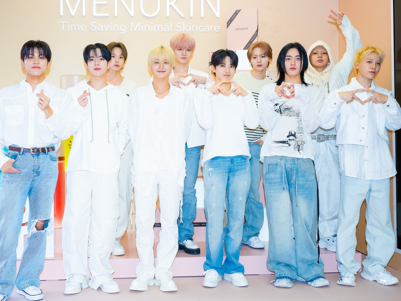 TREASURE、爽やかオーラ全開！清涼感あふれる“ホワイトルック”でイベントに登場【PHOTO】