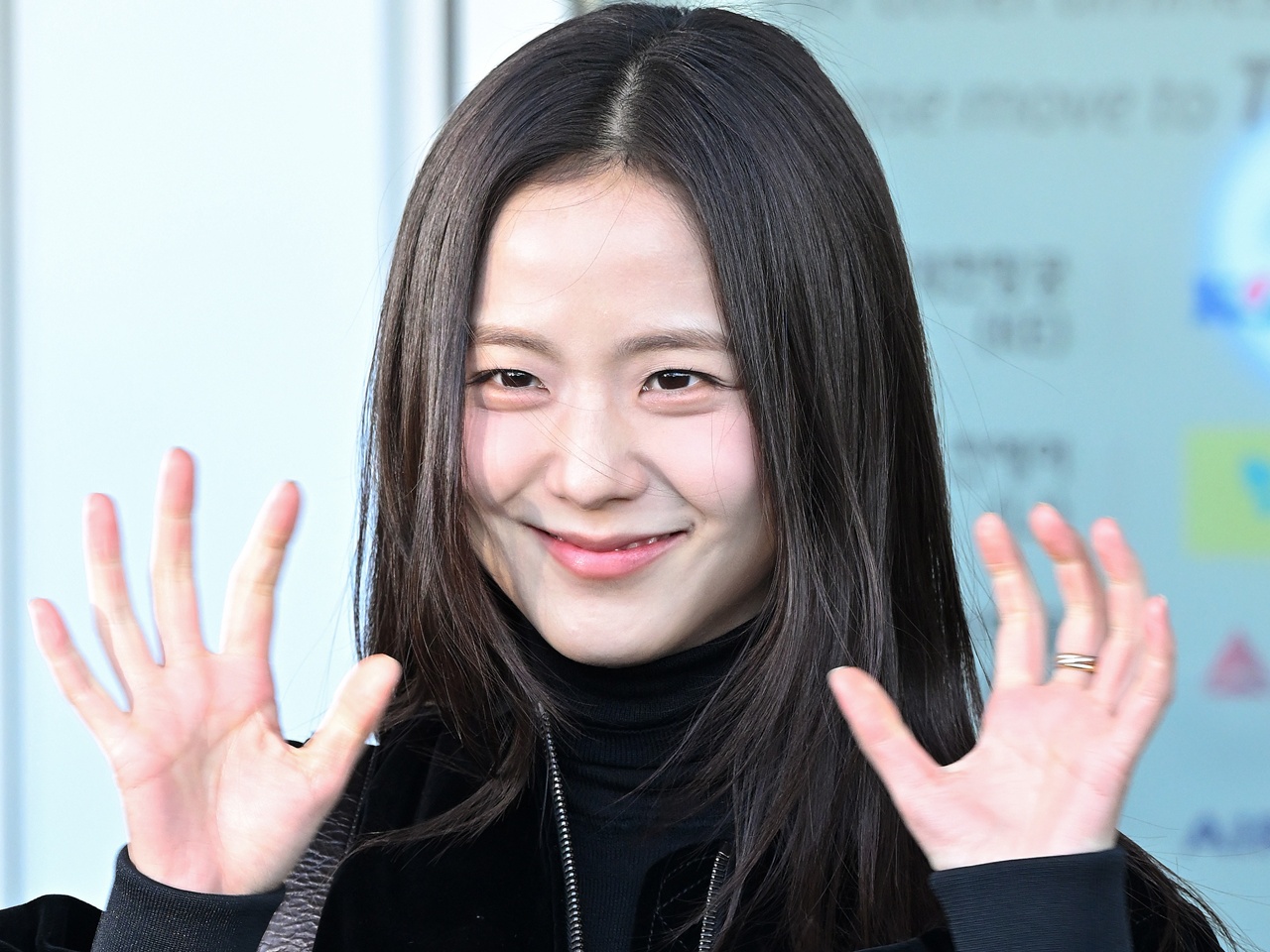 「思わず二度見した…」BLACKPINK・ジス、“オン眉ショートヘア”に変身！斬新イメチェンに絶賛の声【PHOTO】