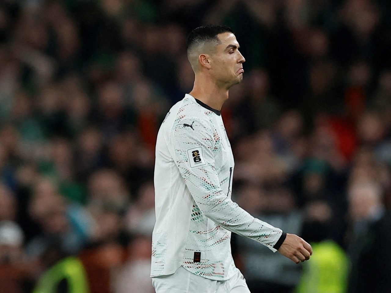 非マナーな肘打ちを見逃した？韓国メディア猛非難のC・ロナウド出場停止“執行猶予”「荒唐無稽だ！」