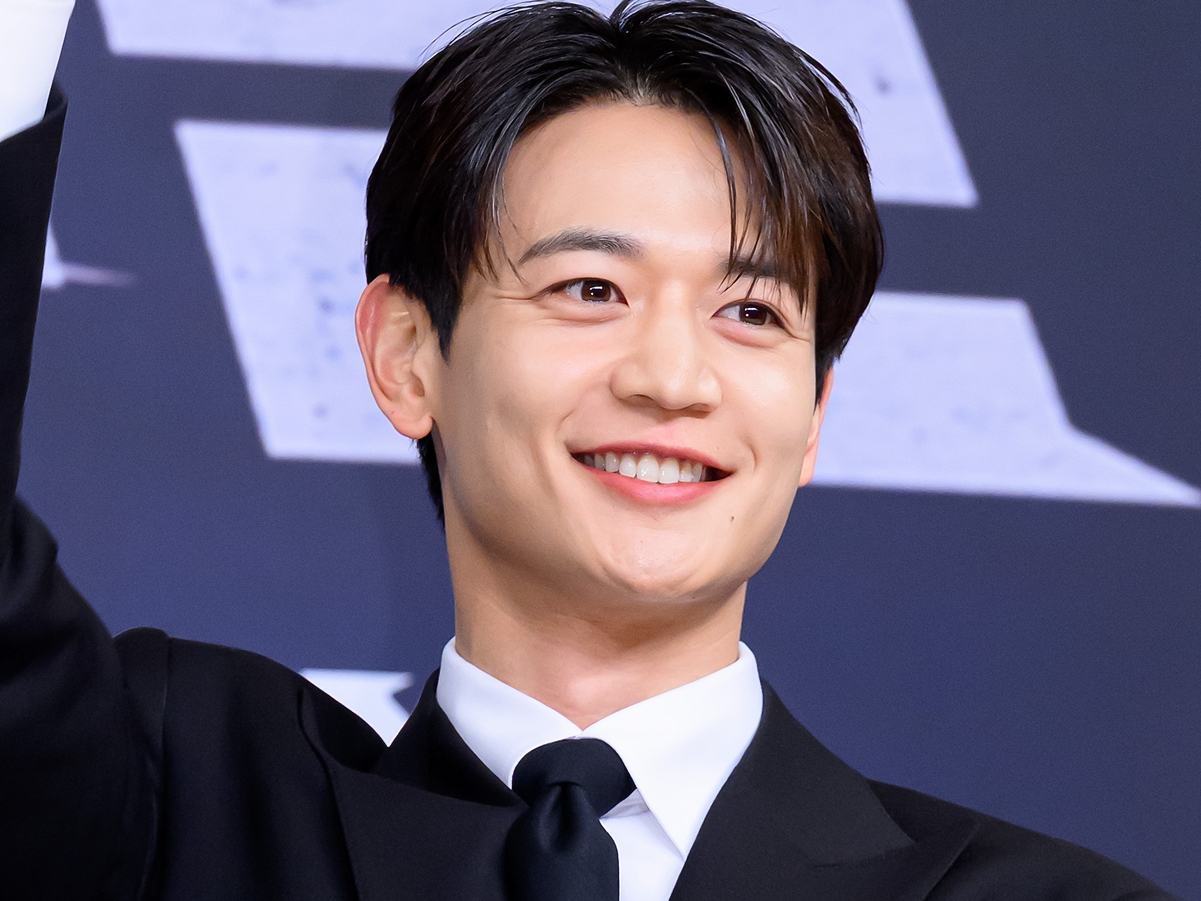 SHINee・ミンホ、“3年連続MC”で「MBC 歌謡大祭典」の顔に！ポスター＆ティザー映像公開で期待感UP