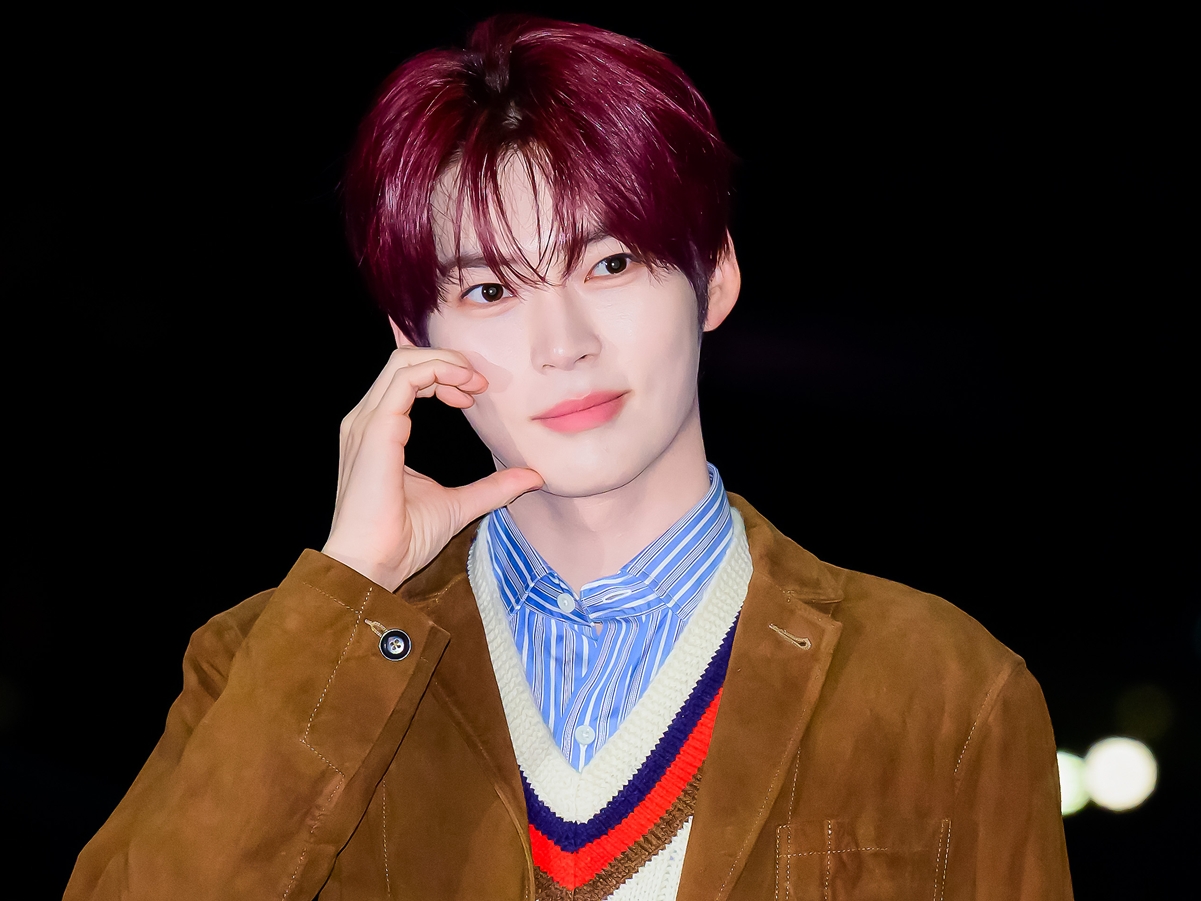 ZB1ソン・ハンビン、洗練されたオーラで魅了！フランス発のファッションブランドとコラボ