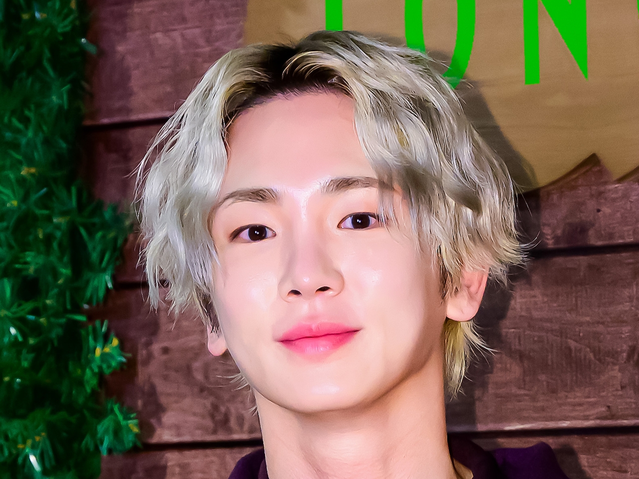 SHINee・キー、違法医療疑惑の“点滴師”にブランド物をプレゼント？親交の“証拠”続出も沈黙貫く