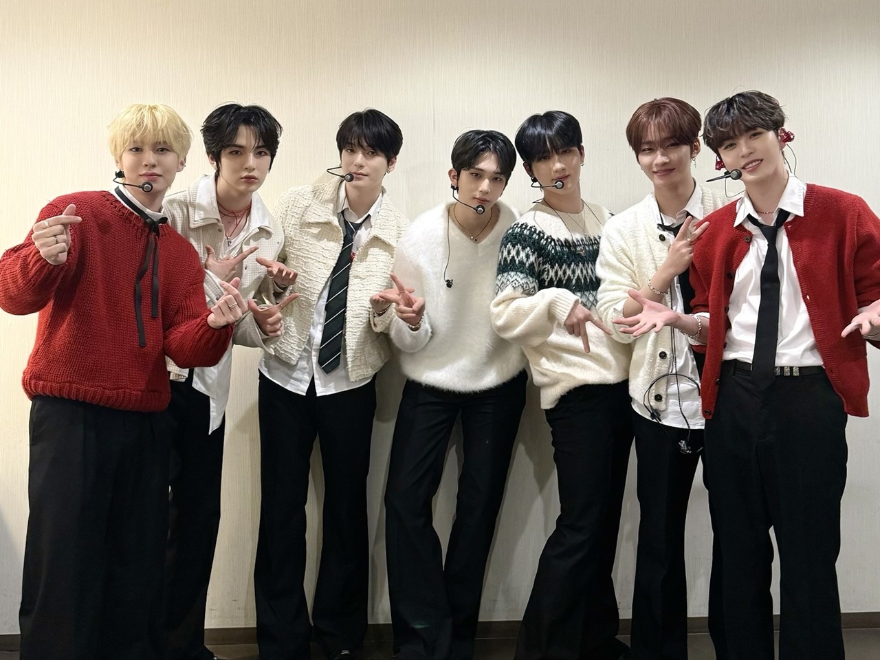 EPEX、日本FC創設2周年を祝福！東京で記念ファンミーティング開催　多彩なステージに大歓声