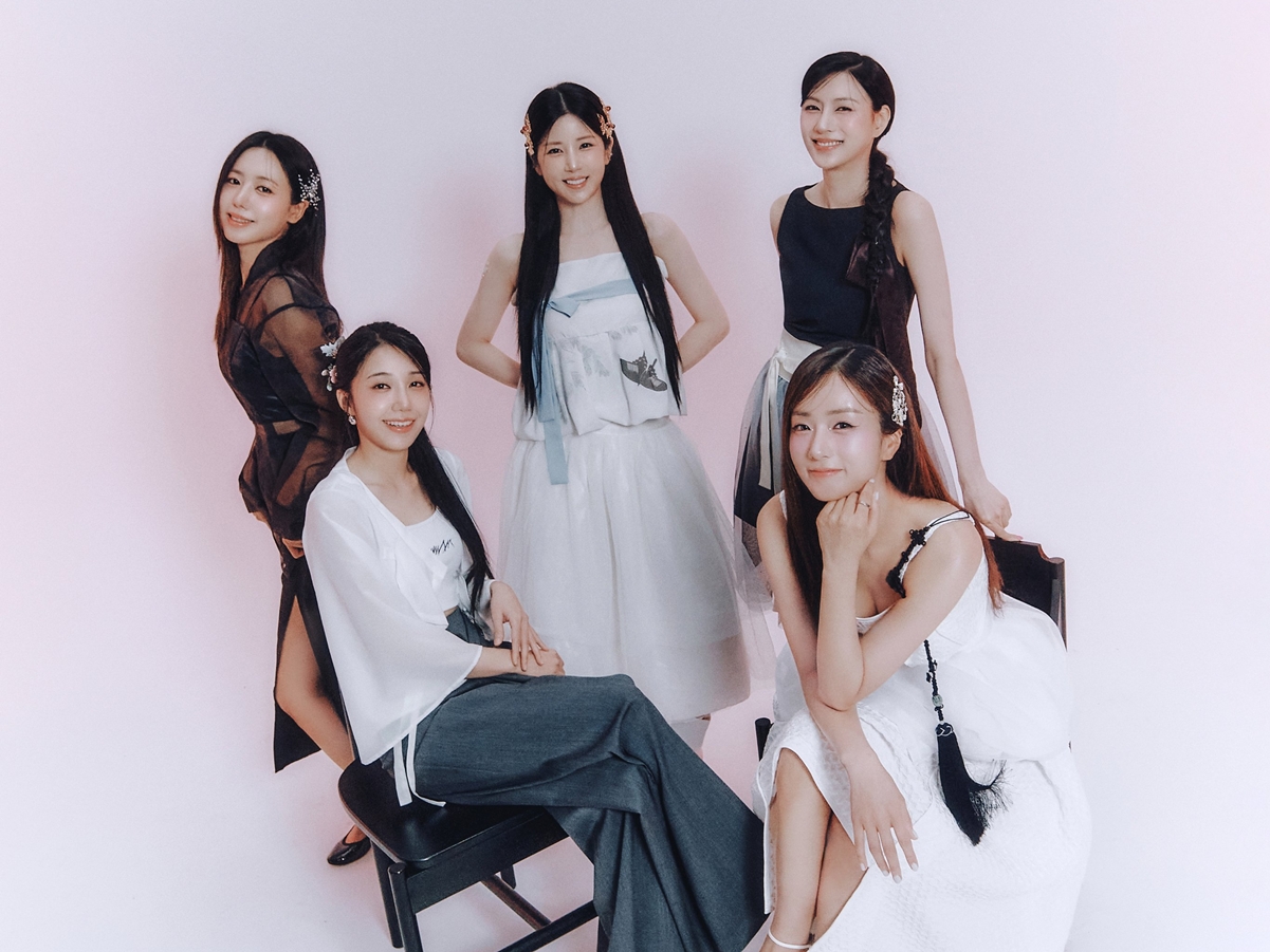 デビュー15周年活動が本格スタート…Apink、新AL『RE：LOVE』を来年1月5日にリリース！