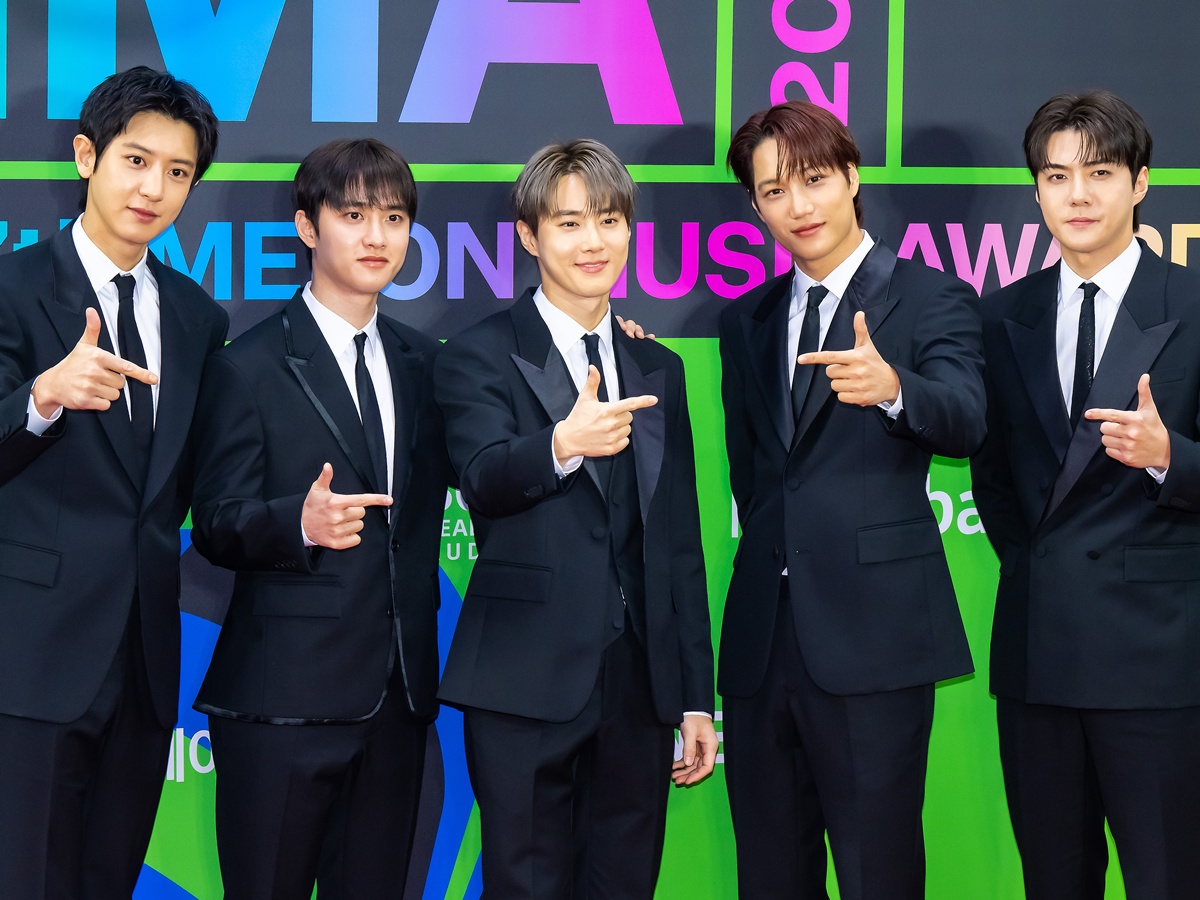 EXOの8年ぶりの舞台に号泣…スホ・カイの感動ショットをド・ギョンスが公開