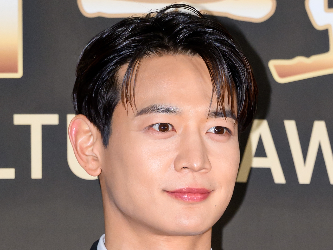 SHINee・ミンホ、活動自粛のキーが降板した番組に登場…情熱たっぷりの山登りに密着