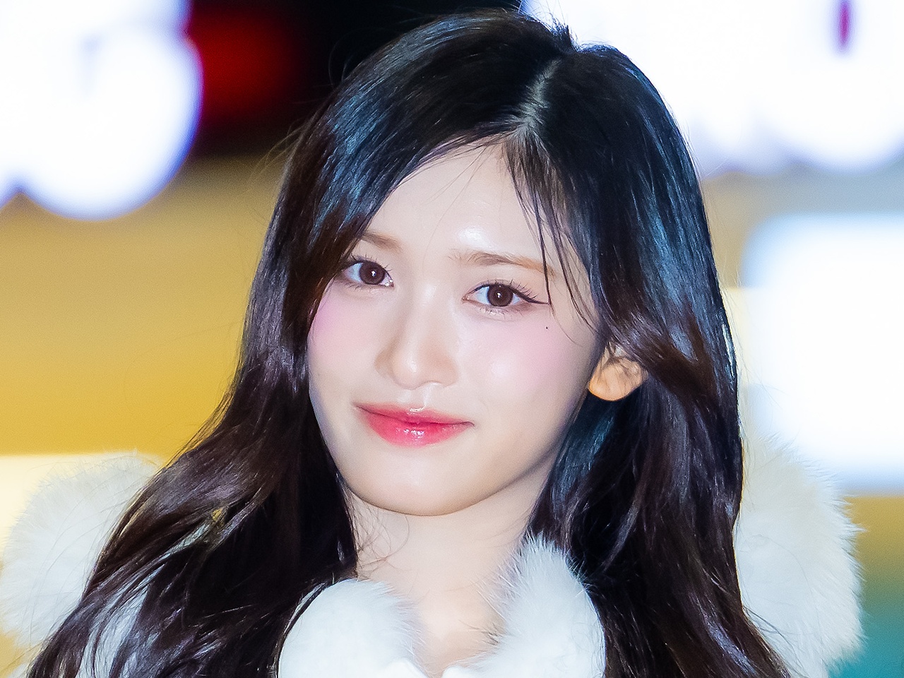 IVE・イソ、アウトドアブランドの新モデルに抜擢！教師やアスリートなど多彩な姿に変身