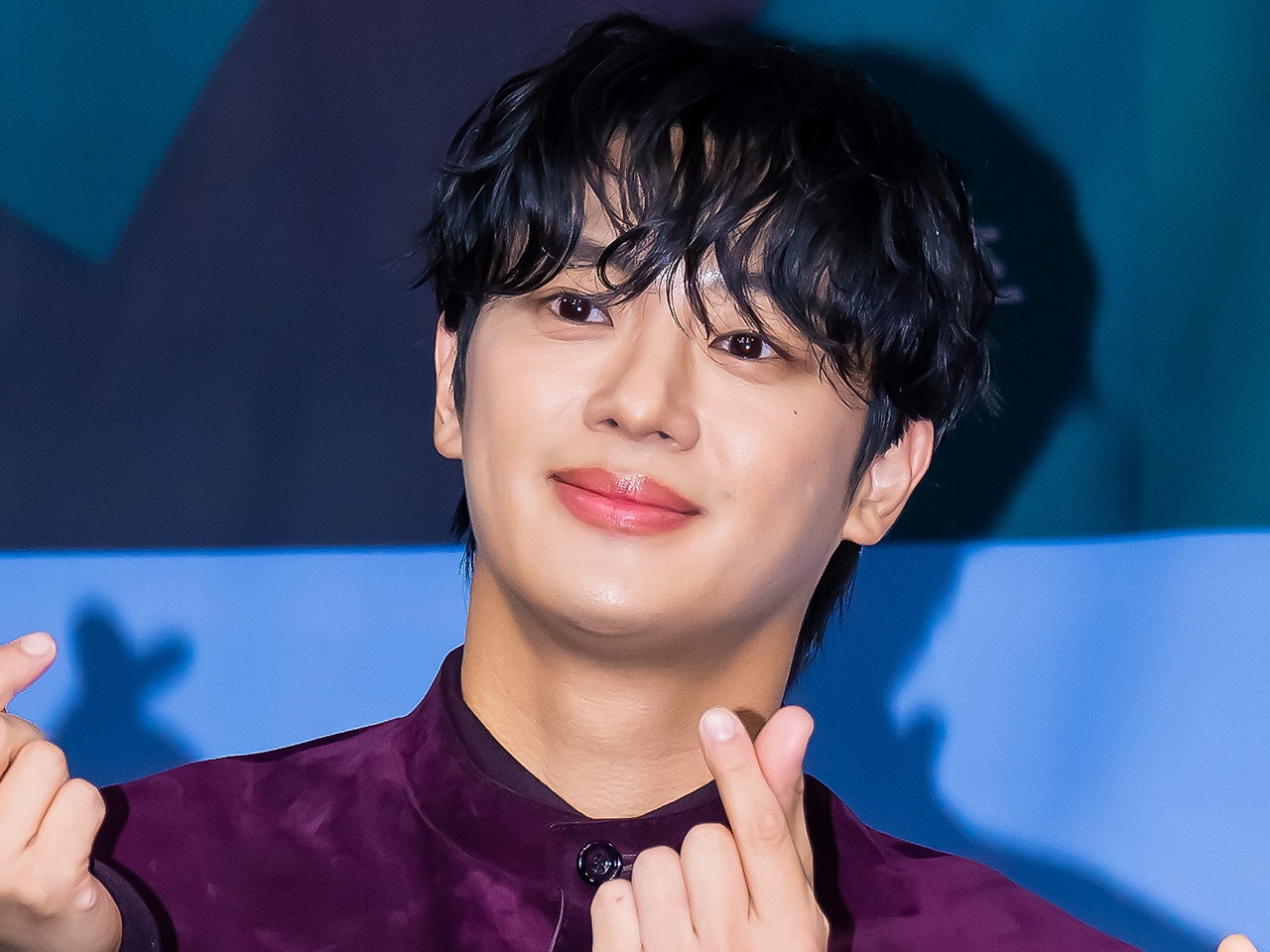 『愛の不時着』出演のイケメン俳優イ・シニョン、日本各地を旅する新番組『おいしいニッポン』放送へ