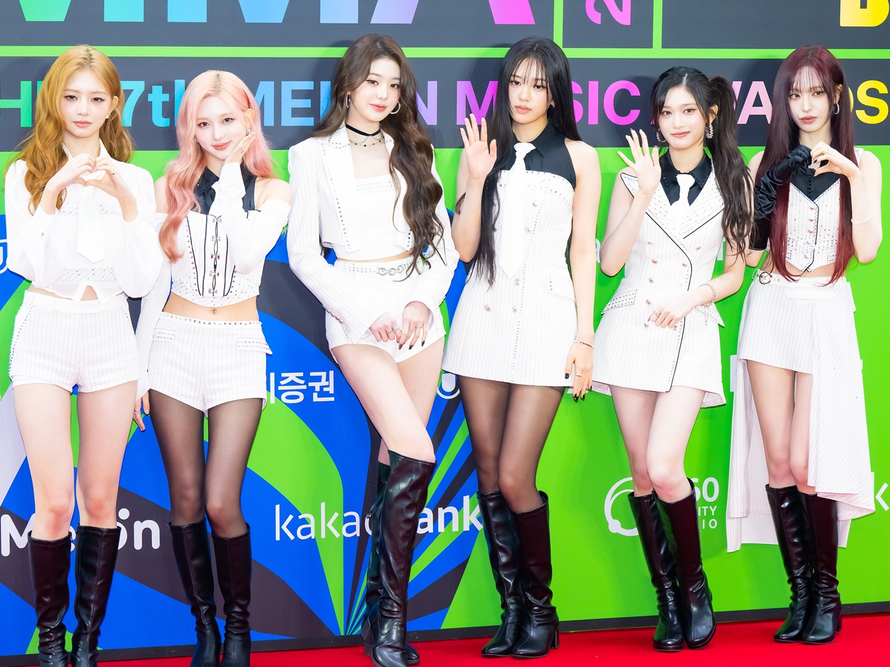 “広告オファー最優先グループ”IVE、ピザブランド「Papa Johns」専属モデルに4年連続起用