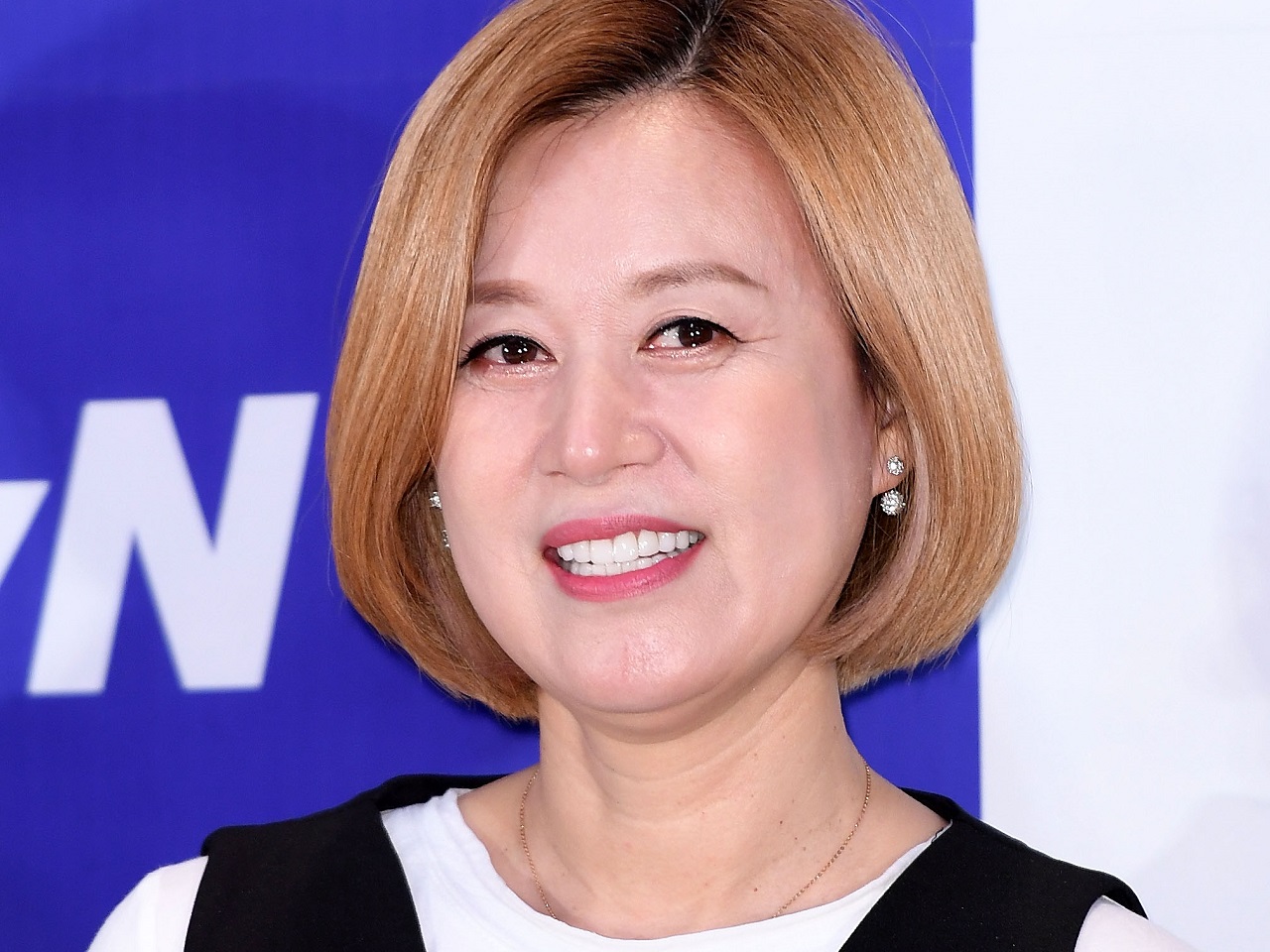 衝撃的な高校生の妊娠・出産を扱う番組でMCとして活躍　活動中断の韓国タレント（58）、乳がん闘病か