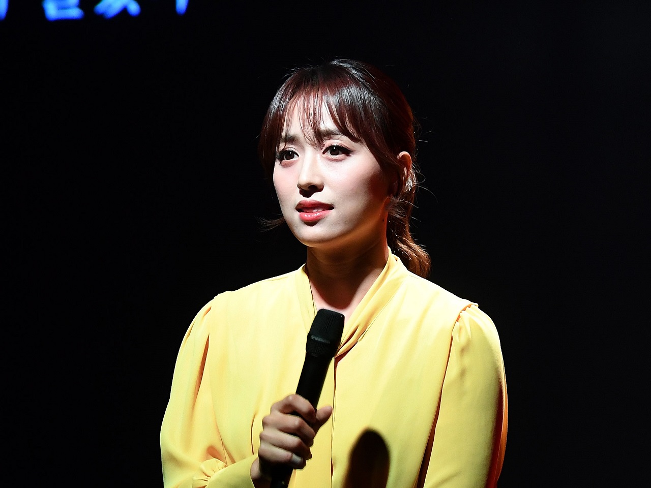 “ノーブラ生放送”とメガネ出演で話題を呼んだ韓国女子アナ、今度は「ノーキッズゾーン」に対する持論で共感