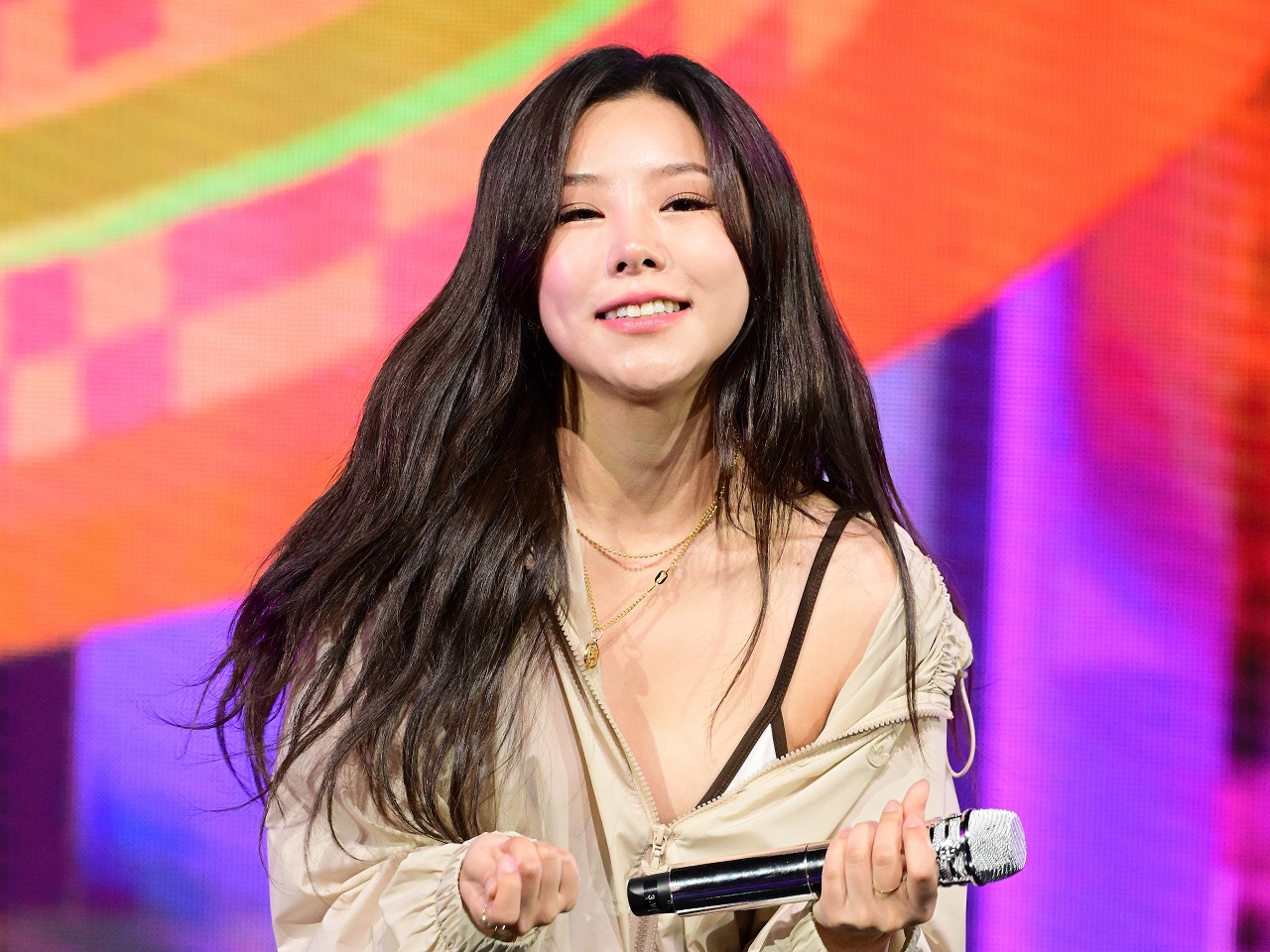 MAMAMOO・フィイン、新しい芸能事務所と専属契約「ソロとしても
