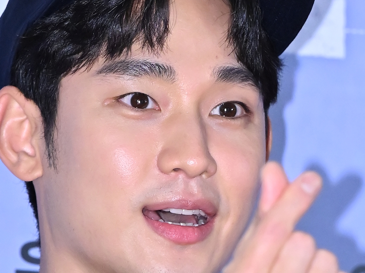 “未成年交際”疑惑の逆風も…6週連続で人気俳優ランキング1位　キム・スヒョン、ファンの支持揺るがず