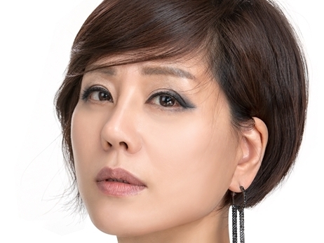 「胸元にお金をスッと…心折れた」韓国女性歌手、駆け出し時代の“性被害”を告白