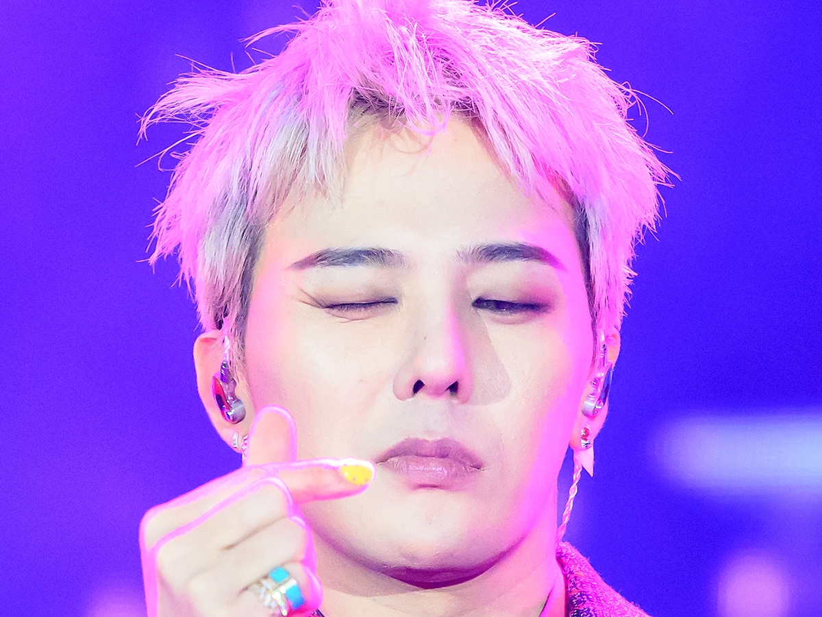 G-DRAGON、波紋呼んだ“麻薬疑惑”について改めて言及「胸を張って生きてますから」