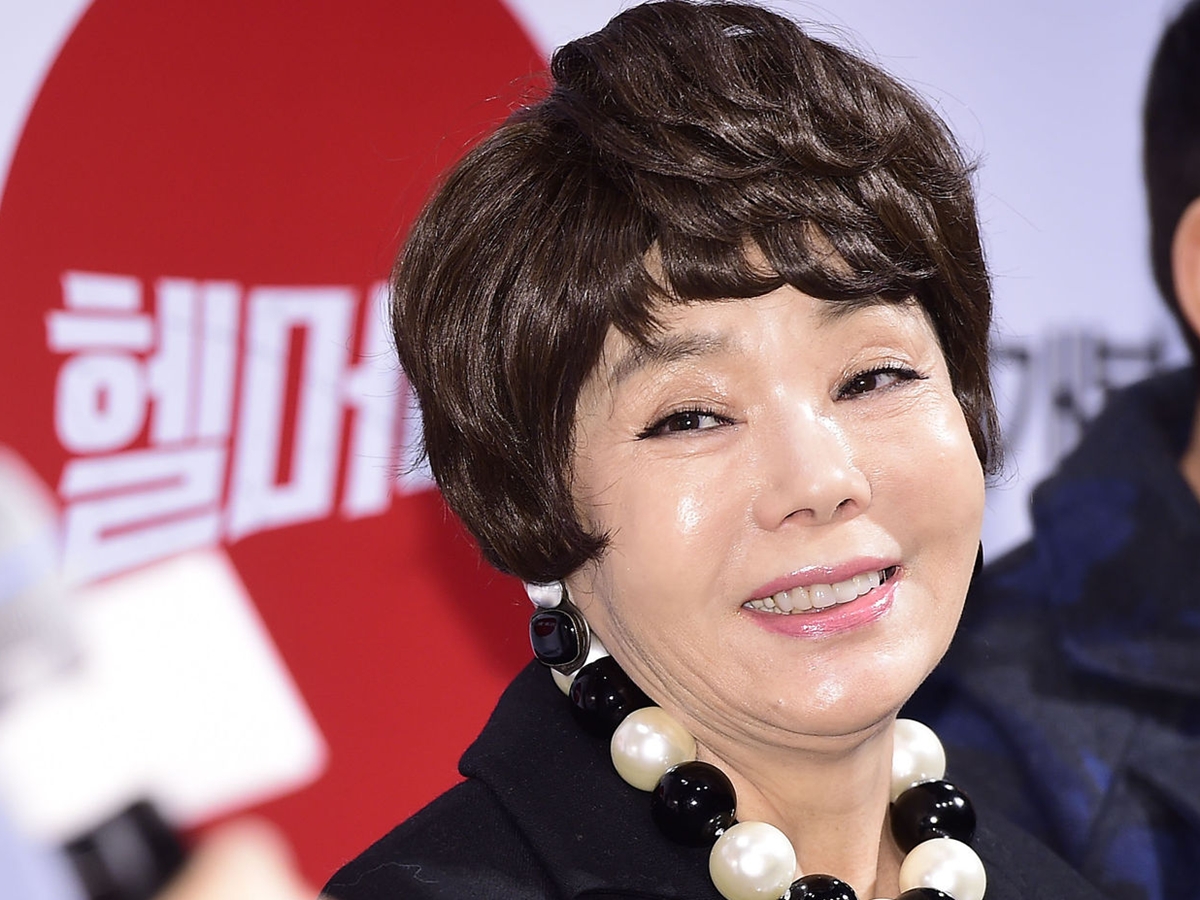誕生日翌日の訃報…韓国国民的女優がこの世去って1年、直前には腫れた顔でTVに出演し心配の声