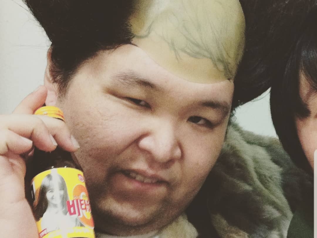 月収60万円のヘアデザイナーから芸人に転身　41歳で急逝したチョン・セヒョプさんとは