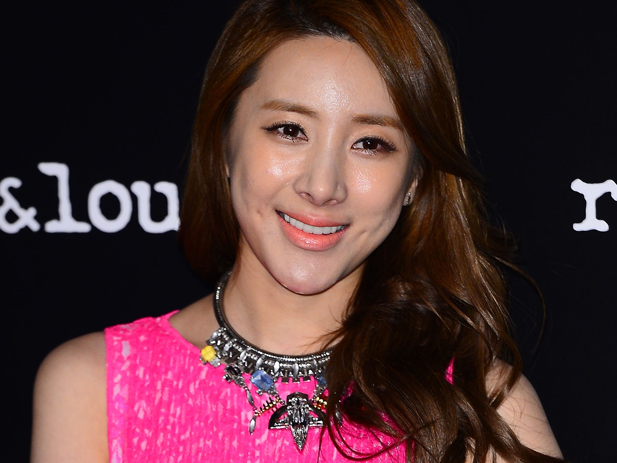 38歳で“1000万円結婚式”も、たった7カ月で超速離婚…韓国元アイドル歌手が歩む新たな道
