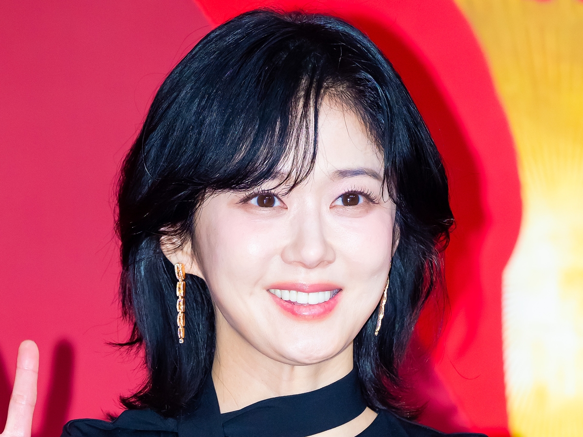 「ちょっとは老けましょうよ 笑」44歳韓国女優の“童顔”が異次元過ぎると話題【PHOTO】