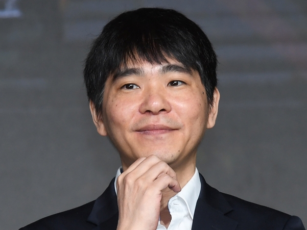 GoogleのAIに囲碁で唯一勝利した天才棋士が俳優デビュー　イ・セドルがコメディドラマでアドリブに挑戦