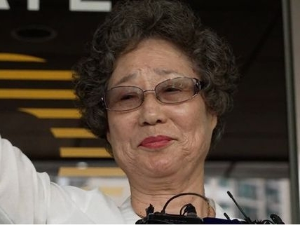 強姦魔の舌を噛みきり有罪判決も、61年越しの無罪勝ち取った韓国女性（79）にテレビが密着