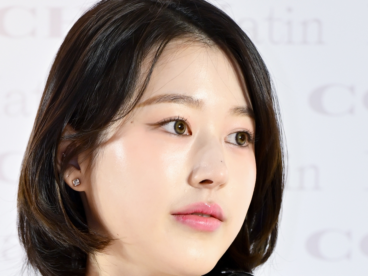 「親の顔が見てみたい」IVE・ウォニョンの姉ダア、美しすぎる近影に注目　韓国芸能界“最強遺伝子姉妹”の実力【PHOTO】
