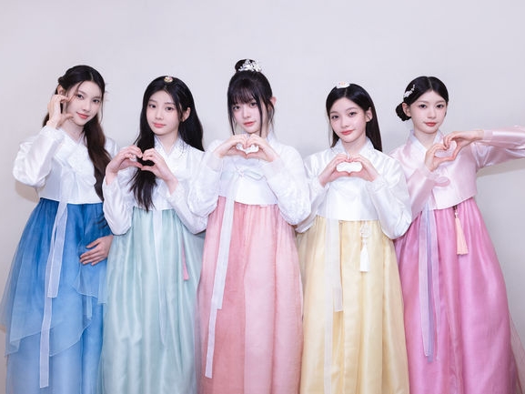 勢いに乗るILLIT、韓服姿で秋夕（チュソク）の挨拶「ゆっくり休んで体も心も充電される時間を」