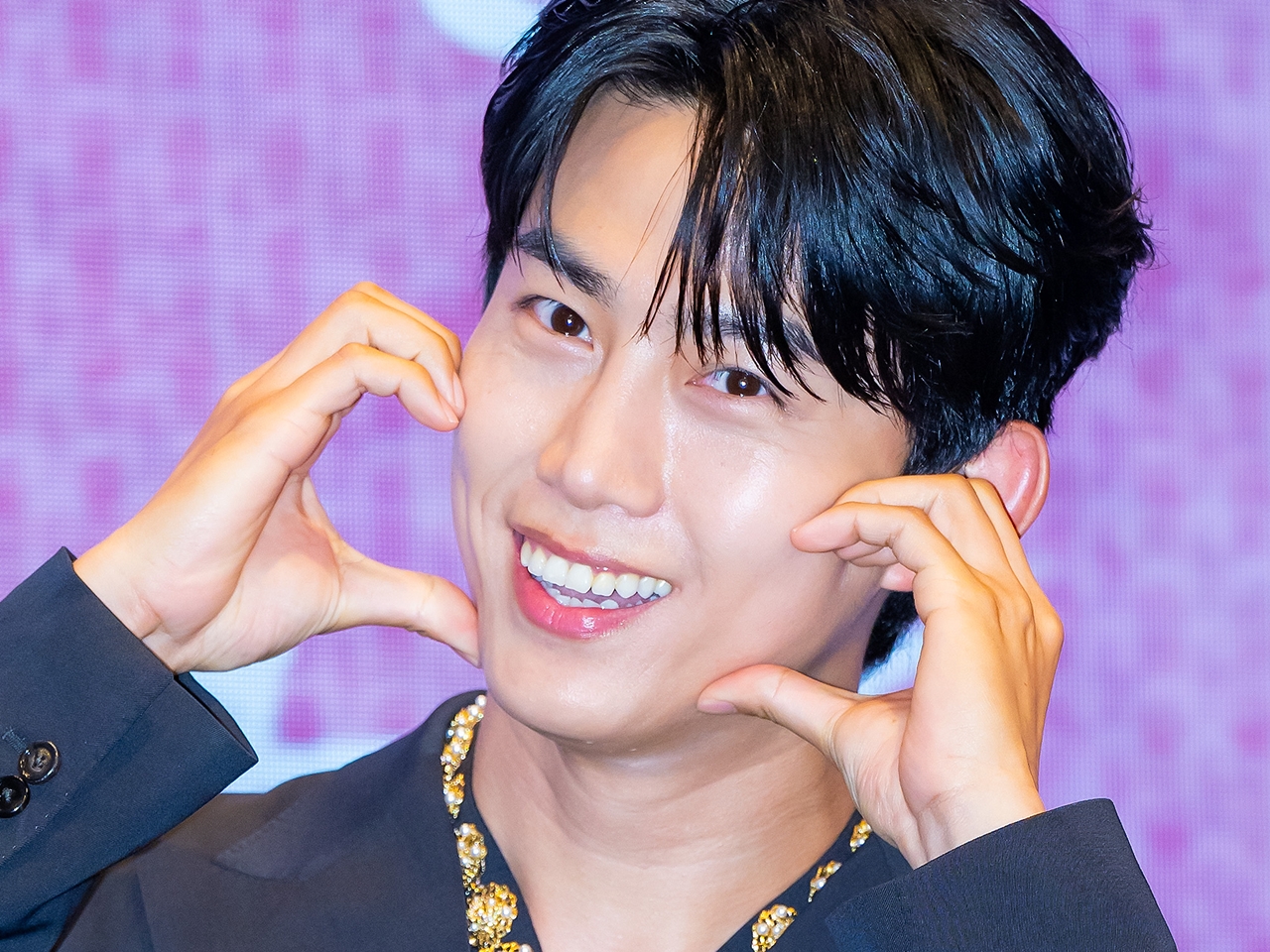 「愛してるよ、ジヘ」木村拓哉と共演したオク・テギョン（2PM）、授賞式で“愛の告白”！結婚相手の実名明かす