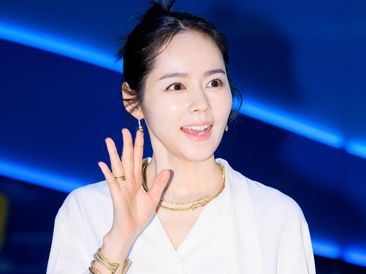 『太陽を抱く月』美人女優、“18禁ウェブトゥーン”ヒロインに変身!?絵画のような美貌披露