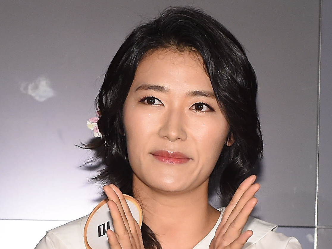 「診察中の胸の写真を撮ったと脅迫」韓国女性芸人、事務所関係者からの詐欺被害を告白