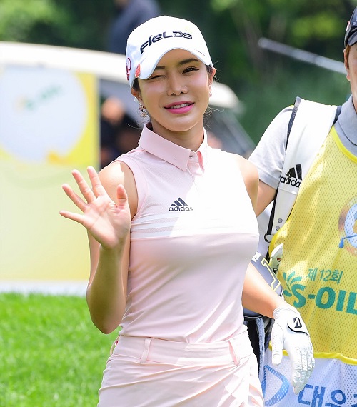 女子ゴルフ界の セクシークイーン アン シネの美しくも愛らしい日常 Photo スポーツソウル日本版