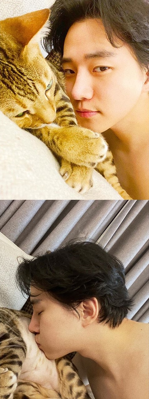 兵役中の2pmジュノ 愛猫との イチャイチャ近況写真 にファン悶絶 刺激が強すぎる Photo スポーツソウル日本版 兵役中の2pmジュノ 愛猫との イチャイチャ近況写真 にファン悶絶 刺激が強すぎる Photo スポーツソウル日本版