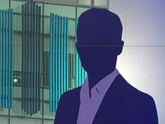 有名音楽プロデューサーが性的暴行容疑で拘束。DNAの証拠で自白か