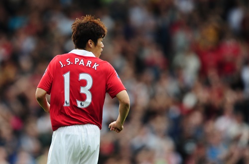 パク チソンはマンu史上最高の 13番 と英メディア報じる 他の背番号は スポーツソウル日本版 パク チソンはマンu史上最高の 13番 と英メディア報じる 他の背番号は スポーツソウル日本版