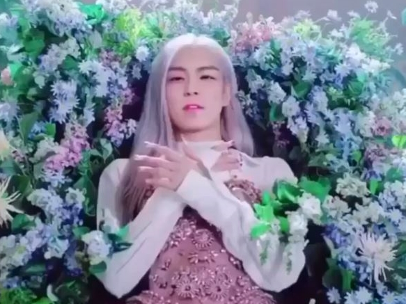 BIGBANGのT.O.P、「爆笑不可避」な“BLACKPINKなりきり動画”が話題に！【PHOTO】