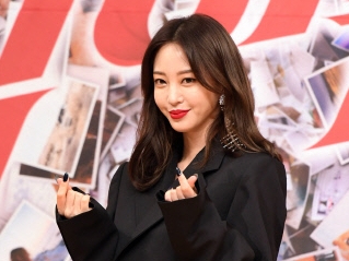 まさに奇跡の38歳…女優ハン・イェスルの撮影オフショットに反響【PHOTO】