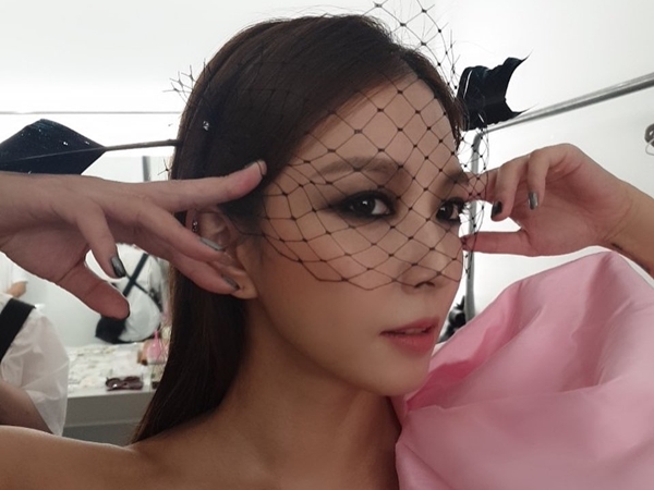 歌手BoA、“インパクトありすぎ”なオフショットが話題に！ 「危険な美しさ」【PHOTO】