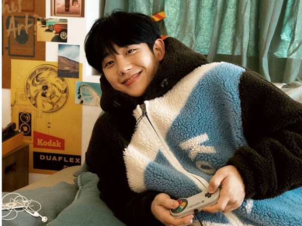 俳優チョン・ヘイン×フワフワパーカーの「反則級に可愛い」ショットが話題！【PHOTO】
