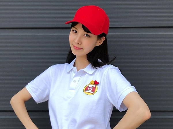 「大学生にしか見えません」少女時代ソヒョン、制服姿で“童顔ビジュアル”披露【PHOTO】