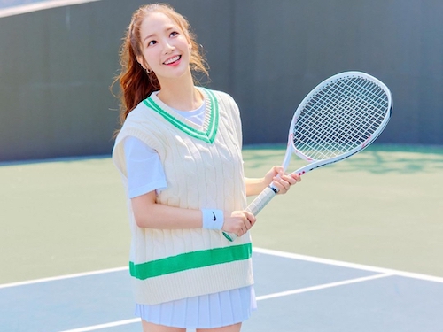 『キム秘書』女優パク・ミニョンが「やっぱり憧れちゃう」爽やかな“テニスの女神”姿を披露【PHOTO】