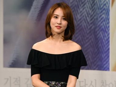 女優ハン・ヘジン、広告モデルの契約違反控訴審で「無罪」に。争いの経緯は？
