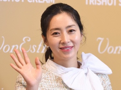 「不倫ではない」『ホテリアー』のソン・ユナが疑惑を一蹴。そもそもなぜ不倫説が？