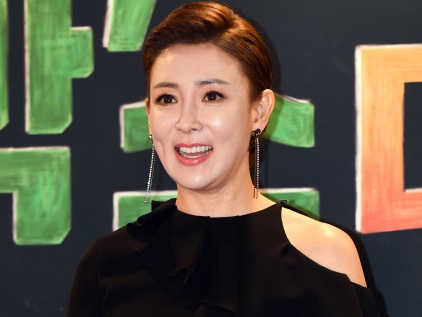 人気女優のシートベルト未着用が大炎上して謝罪…「近所を一周しているだけ」