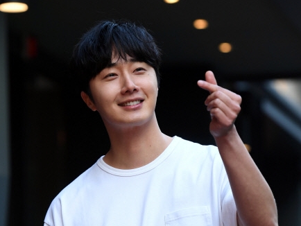 俳優チョン・イル、ファンからの差し入れに感謝。「おかげさまで元気いっぱい」【PHOTO】