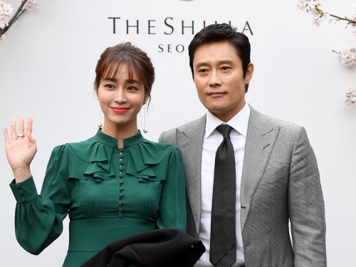 イ・ビョンホンの美人妻、“夫の暴挙”を暴露「ゼッタイに全世界に知らせる」