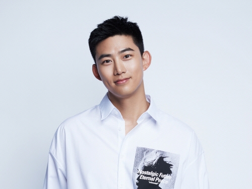 2PMテギョン、ドラマ復帰作で人の“死に際”見える主人公役に